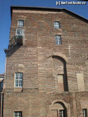 [P59] Rivoli - Ferestre » foto by Nicu Teusdea
 - 
<span class="allrVoted glyphicon glyphicon-heart hidden" id="av405058"></span>
<a class="m-l-10 hidden" id="sv405058" onclick="voting_Foto_DelVot(,405058,3466)" role="button">șterge vot <span class="glyphicon glyphicon-remove"></span></a>
<a id="v9405058" class=" c-red"  onclick="voting_Foto_SetVot(405058)" role="button"><span class="glyphicon glyphicon-heart-empty"></span> <b>LIKE</b> = Votează poza</a> <img class="hidden"  id="f405058W9" src="/imagini/loader.gif" border="0" /><span class="AjErrMes hidden" id="e405058ErM"></span>