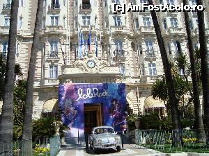 [P10] Intrare in hotelul Carlton... e ora 13... unde e vipul meu?  » foto by mireille
 - 
<span class="allrVoted glyphicon glyphicon-heart hidden" id="av485671"></span>
<a class="m-l-10 hidden" id="sv485671" onclick="voting_Foto_DelVot(,485671,3467)" role="button">șterge vot <span class="glyphicon glyphicon-remove"></span></a>
<a id="v9485671" class=" c-red"  onclick="voting_Foto_SetVot(485671)" role="button"><span class="glyphicon glyphicon-heart-empty"></span> <b>LIKE</b> = Votează poza</a> <img class="hidden"  id="f485671W9" src="/imagini/loader.gif" border="0" /><span class="AjErrMes hidden" id="e485671ErM"></span>