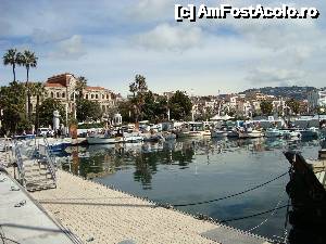 [P02] sunt la Cannes si admir marea albastra... primaria e in plan indepartat... liniste de aprilie » foto by mireille
 - 
<span class="allrVoted glyphicon glyphicon-heart hidden" id="av485663"></span>
<a class="m-l-10 hidden" id="sv485663" onclick="voting_Foto_DelVot(,485663,3467)" role="button">șterge vot <span class="glyphicon glyphicon-remove"></span></a>
<a id="v9485663" class=" c-red"  onclick="voting_Foto_SetVot(485663)" role="button"><span class="glyphicon glyphicon-heart-empty"></span> <b>LIKE</b> = Votează poza</a> <img class="hidden"  id="f485663W9" src="/imagini/loader.gif" border="0" /><span class="AjErrMes hidden" id="e485663ErM"></span>