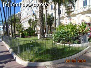 [P27] Peluză în fața hotelului Carlton » foto by Mitica49
 - 
<span class="allrVoted glyphicon glyphicon-heart hidden" id="av1150125"></span>
<a class="m-l-10 hidden" id="sv1150125" onclick="voting_Foto_DelVot(,1150125,3467)" role="button">șterge vot <span class="glyphicon glyphicon-remove"></span></a>
<a id="v91150125" class=" c-red"  onclick="voting_Foto_SetVot(1150125)" role="button"><span class="glyphicon glyphicon-heart-empty"></span> <b>LIKE</b> = Votează poza</a> <img class="hidden"  id="f1150125W9" src="/imagini/loader.gif" border="0" /><span class="AjErrMes hidden" id="e1150125ErM"></span>