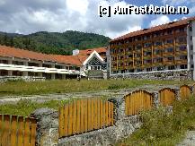 [P04] Vechiul hotel ceausist Scorillo,acum abandonat » foto by solitaru
 - 
<span class="allrVoted glyphicon glyphicon-heart hidden" id="av239985"></span>
<a class="m-l-10 hidden" id="sv239985" onclick="voting_Foto_DelVot(,239985,3478)" role="button">șterge vot <span class="glyphicon glyphicon-remove"></span></a>
<a id="v9239985" class=" c-red"  onclick="voting_Foto_SetVot(239985)" role="button"><span class="glyphicon glyphicon-heart-empty"></span> <b>LIKE</b> = Votează poza</a> <img class="hidden"  id="f239985W9" src="/imagini/loader.gif" border="0" /><span class="AjErrMes hidden" id="e239985ErM"></span>