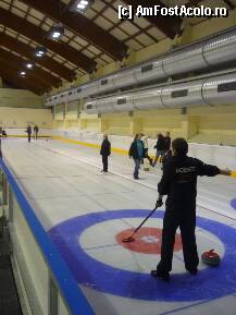 [P51] Luxemburg - Patinoarul / naţionala de 'curling' a Luxemburgului, la antrenament » foto by Dragoș_MD
 - 
<span class="allrVoted glyphicon glyphicon-heart hidden" id="av179188"></span>
<a class="m-l-10 hidden" id="sv179188" onclick="voting_Foto_DelVot(,179188,3489)" role="button">șterge vot <span class="glyphicon glyphicon-remove"></span></a>
<a id="v9179188" class=" c-red"  onclick="voting_Foto_SetVot(179188)" role="button"><span class="glyphicon glyphicon-heart-empty"></span> <b>LIKE</b> = Votează poza</a> <img class="hidden"  id="f179188W9" src="/imagini/loader.gif" border="0" /><span class="AjErrMes hidden" id="e179188ErM"></span>