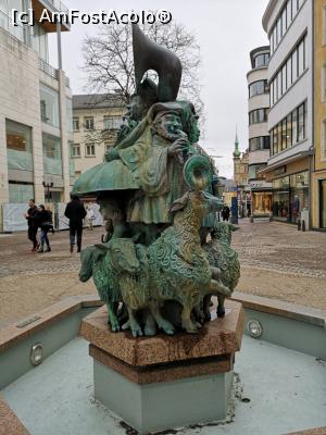 [P28] Ansamblul statuar cu muzicanți » foto by crismis
 - 
<span class="allrVoted glyphicon glyphicon-heart hidden" id="av1062271"></span>
<a class="m-l-10 hidden" id="sv1062271" onclick="voting_Foto_DelVot(,1062271,3489)" role="button">șterge vot <span class="glyphicon glyphicon-remove"></span></a>
<a id="v91062271" class=" c-red"  onclick="voting_Foto_SetVot(1062271)" role="button"><span class="glyphicon glyphicon-heart-empty"></span> <b>LIKE</b> = Votează poza</a> <img class="hidden"  id="f1062271W9" src="/imagini/loader.gif" border="0" /><span class="AjErrMes hidden" id="e1062271ErM"></span>