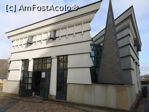 [P55] Ascensorul ce face legătura între orașul-de-sus (Cité-Judiciaire) și cel de jos (Grund)  » foto by crismis
 - 
<span class="allrVoted glyphicon glyphicon-heart hidden" id="av1062298"></span>
<a class="m-l-10 hidden" id="sv1062298" onclick="voting_Foto_DelVot(,1062298,3489)" role="button">șterge vot <span class="glyphicon glyphicon-remove"></span></a>
<a id="v91062298" class=" c-red"  onclick="voting_Foto_SetVot(1062298)" role="button"><span class="glyphicon glyphicon-heart-empty"></span> <b>LIKE</b> = Votează poza</a> <img class="hidden"  id="f1062298W9" src="/imagini/loader.gif" border="0" /><span class="AjErrMes hidden" id="e1062298ErM"></span>