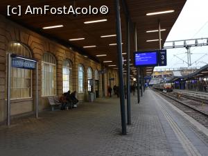 [P74] Pe peronul gării din Luxemburg, așteptând trenul de Namur » foto by crismis
 - 
<span class="allrVoted glyphicon glyphicon-heart hidden" id="av1062319"></span>
<a class="m-l-10 hidden" id="sv1062319" onclick="voting_Foto_DelVot(,1062319,3489)" role="button">șterge vot <span class="glyphicon glyphicon-remove"></span></a>
<a id="v91062319" class=" c-red"  onclick="voting_Foto_SetVot(1062319)" role="button"><span class="glyphicon glyphicon-heart-empty"></span> <b>LIKE</b> = Votează poza</a> <img class="hidden"  id="f1062319W9" src="/imagini/loader.gif" border="0" /><span class="AjErrMes hidden" id="e1062319ErM"></span>