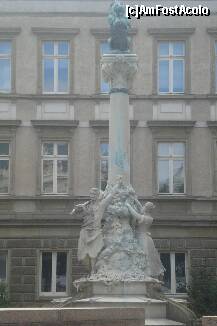 [P28] Monumentul lui Dicks si Lentz din Place D'Armes din Luxemburg » foto by ileanaxperta*
 - 
<span class="allrVoted glyphicon glyphicon-heart hidden" id="av169476"></span>
<a class="m-l-10 hidden" id="sv169476" onclick="voting_Foto_DelVot(,169476,3489)" role="button">șterge vot <span class="glyphicon glyphicon-remove"></span></a>
<a id="v9169476" class=" c-red"  onclick="voting_Foto_SetVot(169476)" role="button"><span class="glyphicon glyphicon-heart-empty"></span> <b>LIKE</b> = Votează poza</a> <img class="hidden"  id="f169476W9" src="/imagini/loader.gif" border="0" /><span class="AjErrMes hidden" id="e169476ErM"></span>