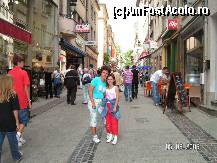 [P17] Pe strada pietonala din centrul Luxemburgului » foto by ileanaxperta*
 - 
<span class="allrVoted glyphicon glyphicon-heart hidden" id="av20005"></span>
<a class="m-l-10 hidden" id="sv20005" onclick="voting_Foto_DelVot(,20005,3489)" role="button">șterge vot <span class="glyphicon glyphicon-remove"></span></a>
<a id="v920005" class=" c-red"  onclick="voting_Foto_SetVot(20005)" role="button"><span class="glyphicon glyphicon-heart-empty"></span> <b>LIKE</b> = Votează poza</a> <img class="hidden"  id="f20005W9" src="/imagini/loader.gif" border="0" /><span class="AjErrMes hidden" id="e20005ErM"></span>