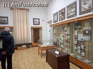 [P13] Muzeul de Artă Populară Constanța, Etaj, prima sală din stânga » foto by mprofeanu
 - 
<span class="allrVoted glyphicon glyphicon-heart hidden" id="av1522666"></span>
<a class="m-l-10 hidden" id="sv1522666" onclick="voting_Foto_DelVot(,1522666,3496)" role="button">șterge vot <span class="glyphicon glyphicon-remove"></span></a>
<a id="v91522666" class=" c-red"  onclick="voting_Foto_SetVot(1522666)" role="button"><span class="glyphicon glyphicon-heart-empty"></span> <b>LIKE</b> = Votează poza</a> <img class="hidden"  id="f1522666W9" src="/imagini/loader.gif" border="0" /><span class="AjErrMes hidden" id="e1522666ErM"></span>