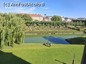 [P14] Copenhaga, Castelul Rosenborg, Grădina Regelui pozată de sus din castel... » foto by mprofeanu
 - 
<span class="allrVoted glyphicon glyphicon-heart hidden" id="av1506227"></span>
<a class="m-l-10 hidden" id="sv1506227" onclick="voting_Foto_DelVot(,1506227,3497)" role="button">șterge vot <span class="glyphicon glyphicon-remove"></span></a>
<a id="v91506227" class=" c-red"  onclick="voting_Foto_SetVot(1506227)" role="button"><span class="glyphicon glyphicon-heart-empty"></span> <b>LIKE</b> = Votează poza</a> <img class="hidden"  id="f1506227W9" src="/imagini/loader.gif" border="0" /><span class="AjErrMes hidden" id="e1506227ErM"></span>