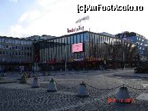 [P09] centrul comercial la ora 16 - 17, cand norvegienii sunt inca la serviciu » foto by valentinavaju
 - 
<span class="allrVoted glyphicon glyphicon-heart hidden" id="av193239"></span>
<a class="m-l-10 hidden" id="sv193239" onclick="voting_Foto_DelVot(,193239,3499)" role="button">șterge vot <span class="glyphicon glyphicon-remove"></span></a>
<a id="v9193239" class=" c-red"  onclick="voting_Foto_SetVot(193239)" role="button"><span class="glyphicon glyphicon-heart-empty"></span> <b>LIKE</b> = Votează poza</a> <img class="hidden"  id="f193239W9" src="/imagini/loader.gif" border="0" /><span class="AjErrMes hidden" id="e193239ErM"></span>