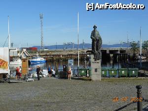 [P29] Trondheim - Ultimul viking, statuie în port.  » foto by iulianic
 - 
<span class="allrVoted glyphicon glyphicon-heart hidden" id="av487001"></span>
<a class="m-l-10 hidden" id="sv487001" onclick="voting_Foto_DelVot(,487001,3499)" role="button">șterge vot <span class="glyphicon glyphicon-remove"></span></a>
<a id="v9487001" class=" c-red"  onclick="voting_Foto_SetVot(487001)" role="button"><span class="glyphicon glyphicon-heart-empty"></span> <b>LIKE</b> = Votează poza</a> <img class="hidden"  id="f487001W9" src="/imagini/loader.gif" border="0" /><span class="AjErrMes hidden" id="e487001ErM"></span>