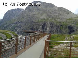 [P10] Punctul cel mai de sus al Drumului Trolilor. Balcoanele care se văd sunt suspendate pe stânci, iar din acel loc sunt priveliști amețitoare.  » foto by Aurici
 - 
<span class="allrVoted glyphicon glyphicon-heart hidden" id="av797791"></span>
<a class="m-l-10 hidden" id="sv797791" onclick="voting_Foto_DelVot(,797791,3499)" role="button">șterge vot <span class="glyphicon glyphicon-remove"></span></a>
<a id="v9797791" class=" c-red"  onclick="voting_Foto_SetVot(797791)" role="button"><span class="glyphicon glyphicon-heart-empty"></span> <b>LIKE</b> = Votează poza</a> <img class="hidden"  id="f797791W9" src="/imagini/loader.gif" border="0" /><span class="AjErrMes hidden" id="e797791ErM"></span>