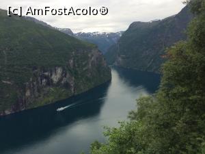 [P13] Fiordul Geiranger văzut de pe Drumul Vulturilor.  » foto by Aurici
 - 
<span class="allrVoted glyphicon glyphicon-heart hidden" id="av797798"></span>
<a class="m-l-10 hidden" id="sv797798" onclick="voting_Foto_DelVot(,797798,3499)" role="button">șterge vot <span class="glyphicon glyphicon-remove"></span></a>
<a id="v9797798" class=" c-red"  onclick="voting_Foto_SetVot(797798)" role="button"><span class="glyphicon glyphicon-heart-empty"></span> <b>LIKE</b> = Votează poza</a> <img class="hidden"  id="f797798W9" src="/imagini/loader.gif" border="0" /><span class="AjErrMes hidden" id="e797798ErM"></span>