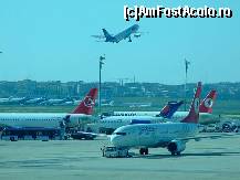 [P14] Tranzit spre casă. Aeroportul Ataturk din Istanbul » foto by badge®
 - 
<span class="allrVoted glyphicon glyphicon-heart hidden" id="av170136"></span>
<a class="m-l-10 hidden" id="sv170136" onclick="voting_Foto_DelVot(,170136,3501)" role="button">șterge vot <span class="glyphicon glyphicon-remove"></span></a>
<a id="v9170136" class=" c-red"  onclick="voting_Foto_SetVot(170136)" role="button"><span class="glyphicon glyphicon-heart-empty"></span> <b>LIKE</b> = Votează poza</a> <img class="hidden"  id="f170136W9" src="/imagini/loader.gif" border="0" /><span class="AjErrMes hidden" id="e170136ErM"></span>