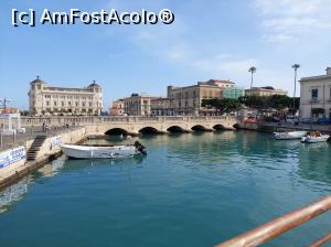 [P01] Siracusa- vedere de pe Ponte Nuovo Santa Lucia, ce leagă insula Ortigia de oraș spre Ponte Umbertino. » foto by maryka
 - 
<span class="allrVoted glyphicon glyphicon-heart hidden" id="av1334068"></span>
<a class="m-l-10 hidden" id="sv1334068" onclick="voting_Foto_DelVot(,1334068,3509)" role="button">șterge vot <span class="glyphicon glyphicon-remove"></span></a>
<a id="v91334068" class=" c-red"  onclick="voting_Foto_SetVot(1334068)" role="button"><span class="glyphicon glyphicon-heart-empty"></span> <b>LIKE</b> = Votează poza</a> <img class="hidden"  id="f1334068W9" src="/imagini/loader.gif" border="0" /><span class="AjErrMes hidden" id="e1334068ErM"></span>