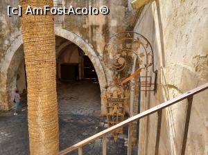 [P79] Palazzo Castellucci, prin curte. » foto by maryka
 - 
<span class="allrVoted glyphicon glyphicon-heart hidden" id="av1335680"></span>
<a class="m-l-10 hidden" id="sv1335680" onclick="voting_Foto_DelVot(,1335680,3509)" role="button">șterge vot <span class="glyphicon glyphicon-remove"></span></a>
<a id="v91335680" class=" c-red"  onclick="voting_Foto_SetVot(1335680)" role="button"><span class="glyphicon glyphicon-heart-empty"></span> <b>LIKE</b> = Votează poza</a> <img class="hidden"  id="f1335680W9" src="/imagini/loader.gif" border="0" /><span class="AjErrMes hidden" id="e1335680ErM"></span>
