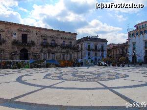 [P08] Piazza Duomo iar in spate se vede Palazzo Modò » foto by GabrielaG
 - 
<span class="allrVoted glyphicon glyphicon-heart hidden" id="av605457"></span>
<a class="m-l-10 hidden" id="sv605457" onclick="voting_Foto_DelVot(,605457,3509)" role="button">șterge vot <span class="glyphicon glyphicon-remove"></span></a>
<a id="v9605457" class=" c-red"  onclick="voting_Foto_SetVot(605457)" role="button"><span class="glyphicon glyphicon-heart-empty"></span> <b>LIKE</b> = Votează poza</a> <img class="hidden"  id="f605457W9" src="/imagini/loader.gif" border="0" /><span class="AjErrMes hidden" id="e605457ErM"></span>