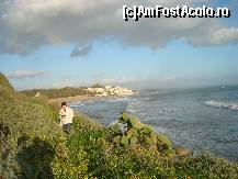 [P06] din nou printre boscheti coboram spre mare, in departare plaja hotelului unde am inoptat » foto by Pami*
 - 
<span class="allrVoted glyphicon glyphicon-heart hidden" id="av189953"></span>
<a class="m-l-10 hidden" id="sv189953" onclick="voting_Foto_DelVot(,189953,3509)" role="button">șterge vot <span class="glyphicon glyphicon-remove"></span></a>
<a id="v9189953" class=" c-red"  onclick="voting_Foto_SetVot(189953)" role="button"><span class="glyphicon glyphicon-heart-empty"></span> <b>LIKE</b> = Votează poza</a> <img class="hidden"  id="f189953W9" src="/imagini/loader.gif" border="0" /><span class="AjErrMes hidden" id="e189953ErM"></span>