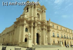 [P09] Catedrala din Siracusa, situata pe insula Ortigia » foto by DanSta
 - 
<span class="allrVoted glyphicon glyphicon-heart hidden" id="av1236507"></span>
<a class="m-l-10 hidden" id="sv1236507" onclick="voting_Foto_DelVot(,1236507,3509)" role="button">șterge vot <span class="glyphicon glyphicon-remove"></span></a>
<a id="v91236507" class=" c-red"  onclick="voting_Foto_SetVot(1236507)" role="button"><span class="glyphicon glyphicon-heart-empty"></span> <b>LIKE</b> = Votează poza</a> <img class="hidden"  id="f1236507W9" src="/imagini/loader.gif" border="0" /><span class="AjErrMes hidden" id="e1236507ErM"></span>