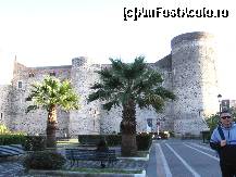 [P05] Catania- castelul Ursino a fost construit in sec.XIII si a devenit resedinta regala. Initial se afla pe un promotoriu inconjurat de mare dar valurile succesive de lava care au creat o platforma l-au departat de tarm. » foto by Michi
 - 
<span class="allrVoted glyphicon glyphicon-heart hidden" id="av64647"></span>
<a class="m-l-10 hidden" id="sv64647" onclick="voting_Foto_DelVot(,64647,3509)" role="button">șterge vot <span class="glyphicon glyphicon-remove"></span></a>
<a id="v964647" class=" c-red"  onclick="voting_Foto_SetVot(64647)" role="button"><span class="glyphicon glyphicon-heart-empty"></span> <b>LIKE</b> = Votează poza</a> <img class="hidden"  id="f64647W9" src="/imagini/loader.gif" border="0" /><span class="AjErrMes hidden" id="e64647ErM"></span>