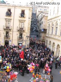 [P05] Procesiune de Paste in Caltagirone. » foto by Michi
 - 
<span class="allrVoted glyphicon glyphicon-heart hidden" id="av64703"></span>
<a class="m-l-10 hidden" id="sv64703" onclick="voting_Foto_DelVot(,64703,3509)" role="button">șterge vot <span class="glyphicon glyphicon-remove"></span></a>
<a id="v964703" class=" c-red"  onclick="voting_Foto_SetVot(64703)" role="button"><span class="glyphicon glyphicon-heart-empty"></span> <b>LIKE</b> = Votează poza</a> <img class="hidden"  id="f64703W9" src="/imagini/loader.gif" border="0" /><span class="AjErrMes hidden" id="e64703ErM"></span>