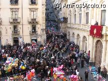 [P06] Caltagirone- dupa procesiune incepe comertul ambulant. » foto by Michi
 - 
<span class="allrVoted glyphicon glyphicon-heart hidden" id="av64705"></span>
<a class="m-l-10 hidden" id="sv64705" onclick="voting_Foto_DelVot(,64705,3509)" role="button">șterge vot <span class="glyphicon glyphicon-remove"></span></a>
<a id="v964705" class=" c-red"  onclick="voting_Foto_SetVot(64705)" role="button"><span class="glyphicon glyphicon-heart-empty"></span> <b>LIKE</b> = Votează poza</a> <img class="hidden"  id="f64705W9" src="/imagini/loader.gif" border="0" /><span class="AjErrMes hidden" id="e64705ErM"></span>