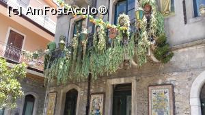[P24] Un balcon din Taormina » foto by irinad
 - 
<span class="allrVoted glyphicon glyphicon-heart hidden" id="av868133"></span>
<a class="m-l-10 hidden" id="sv868133" onclick="voting_Foto_DelVot(,868133,3509)" role="button">șterge vot <span class="glyphicon glyphicon-remove"></span></a>
<a id="v9868133" class=" c-red"  onclick="voting_Foto_SetVot(868133)" role="button"><span class="glyphicon glyphicon-heart-empty"></span> <b>LIKE</b> = Votează poza</a> <img class="hidden"  id="f868133W9" src="/imagini/loader.gif" border="0" /><span class="AjErrMes hidden" id="e868133ErM"></span>