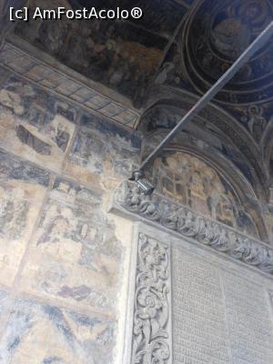 [P27] Mănăstirea Stavropoleos - În pridvor. » foto by iulianic
 - 
<span class="allrVoted glyphicon glyphicon-heart hidden" id="av1215841"></span>
<a class="m-l-10 hidden" id="sv1215841" onclick="voting_Foto_DelVot(,1215841,3511)" role="button">șterge vot <span class="glyphicon glyphicon-remove"></span></a>
<a id="v91215841" class=" c-red"  onclick="voting_Foto_SetVot(1215841)" role="button"><span class="glyphicon glyphicon-heart-empty"></span> <b>LIKE</b> = Votează poza</a> <img class="hidden"  id="f1215841W9" src="/imagini/loader.gif" border="0" /><span class="AjErrMes hidden" id="e1215841ErM"></span>