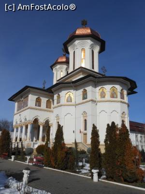 [P30] Mănăstirea Duminica Sfinților Români - Biserica. » foto by iulianic
 - 
<span class="allrVoted glyphicon glyphicon-heart hidden" id="av1215844"></span>
<a class="m-l-10 hidden" id="sv1215844" onclick="voting_Foto_DelVot(,1215844,3511)" role="button">șterge vot <span class="glyphicon glyphicon-remove"></span></a>
<a id="v91215844" class=" c-red"  onclick="voting_Foto_SetVot(1215844)" role="button"><span class="glyphicon glyphicon-heart-empty"></span> <b>LIKE</b> = Votează poza</a> <img class="hidden"  id="f1215844W9" src="/imagini/loader.gif" border="0" /><span class="AjErrMes hidden" id="e1215844ErM"></span>