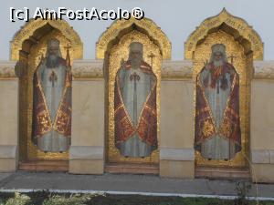 [P37] Mănăstirea Duminica Sfinților Români - Pe latura vestică, cei trei patriarhi. » foto by iulianic
 - 
<span class="allrVoted glyphicon glyphicon-heart hidden" id="av1215851"></span>
<a class="m-l-10 hidden" id="sv1215851" onclick="voting_Foto_DelVot(,1215851,3511)" role="button">șterge vot <span class="glyphicon glyphicon-remove"></span></a>
<a id="v91215851" class=" c-red"  onclick="voting_Foto_SetVot(1215851)" role="button"><span class="glyphicon glyphicon-heart-empty"></span> <b>LIKE</b> = Votează poza</a> <img class="hidden"  id="f1215851W9" src="/imagini/loader.gif" border="0" /><span class="AjErrMes hidden" id="e1215851ErM"></span>