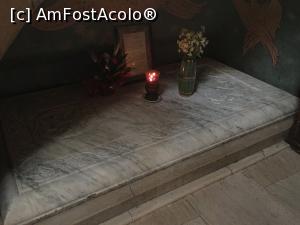 [P49] Schitul Dârvari - Mormântul ctitorilor. » foto by iulianic
 - 
<span class="allrVoted glyphicon glyphicon-heart hidden" id="av1215863"></span>
<a class="m-l-10 hidden" id="sv1215863" onclick="voting_Foto_DelVot(,1215863,3511)" role="button">șterge vot <span class="glyphicon glyphicon-remove"></span></a>
<a id="v91215863" class=" c-red"  onclick="voting_Foto_SetVot(1215863)" role="button"><span class="glyphicon glyphicon-heart-empty"></span> <b>LIKE</b> = Votează poza</a> <img class="hidden"  id="f1215863W9" src="/imagini/loader.gif" border="0" /><span class="AjErrMes hidden" id="e1215863ErM"></span>