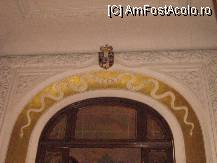 [P3x] blazonul si deviza familiei, desupra intrarii in holul de la parter » foto by Dragoș_MD
 - 
<span class="allrVoted glyphicon glyphicon-heart hidden" id="av37563"></span>
<a class="m-l-10 hidden" id="sv37563" onclick="voting_Foto_DelVot(,37563,3511)" role="button">șterge vot <span class="glyphicon glyphicon-remove"></span></a>
<a id="v937563" class=" c-red"  onclick="voting_Foto_SetVot(37563)" role="button"><span class="glyphicon glyphicon-heart-empty"></span> <b>LIKE</b> = Votează poza</a> <img class="hidden"  id="f37563W9" src="/imagini/loader.gif" border="0" /><span class="AjErrMes hidden" id="e37563ErM"></span>