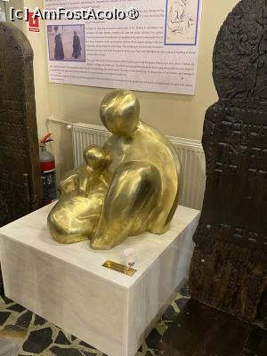 [P31] Tempul Unirea Sfântă. Sculptură semnată Rita Șapira. » foto by Floria
 - 
<span class="allrVoted glyphicon glyphicon-heart hidden" id="av1518677"></span>
<a class="m-l-10 hidden" id="sv1518677" onclick="voting_Foto_DelVot(,1518677,3511)" role="button">șterge vot <span class="glyphicon glyphicon-remove"></span></a>
<a id="v91518677" class=" c-red"  onclick="voting_Foto_SetVot(1518677)" role="button"><span class="glyphicon glyphicon-heart-empty"></span> <b>LIKE</b> = Votează poza</a> <img class="hidden"  id="f1518677W9" src="/imagini/loader.gif" border="0" /><span class="AjErrMes hidden" id="e1518677ErM"></span>