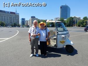 [P19] 19. Noi și tuk - tuk în Piața Victoriei. » foto by msnd
 - 
<span class="allrVoted glyphicon glyphicon-heart hidden" id="av1325477"></span>
<a class="m-l-10 hidden" id="sv1325477" onclick="voting_Foto_DelVot(,1325477,3511)" role="button">șterge vot <span class="glyphicon glyphicon-remove"></span></a>
<a id="v91325477" class=" c-red"  onclick="voting_Foto_SetVot(1325477)" role="button"><span class="glyphicon glyphicon-heart-empty"></span> <b>LIKE</b> = Votează poza</a> <img class="hidden"  id="f1325477W9" src="/imagini/loader.gif" border="0" /><span class="AjErrMes hidden" id="e1325477ErM"></span>