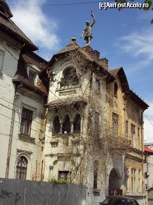 [P13] Din această fotografie ne putem da seama cât de frumoasă era casa de pe Strada Episcopul Radu nr. 29 » foto by Carmen Ion
 - 
<span class="allrVoted glyphicon glyphicon-heart hidden" id="av609472"></span>
<a class="m-l-10 hidden" id="sv609472" onclick="voting_Foto_DelVot(,609472,3511)" role="button">șterge vot <span class="glyphicon glyphicon-remove"></span></a>
<a id="v9609472" class=" c-red"  onclick="voting_Foto_SetVot(609472)" role="button"><span class="glyphicon glyphicon-heart-empty"></span> <b>LIKE</b> = Votează poza</a> <img class="hidden"  id="f609472W9" src="/imagini/loader.gif" border="0" /><span class="AjErrMes hidden" id="e609472ErM"></span>