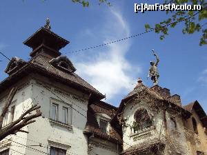 [P14] 'Omul de aramă', ţinând în mână ciocanul - simbol al breslei fierarilor.  » foto by Carmen Ion
 - 
<span class="allrVoted glyphicon glyphicon-heart hidden" id="av609473"></span>
<a class="m-l-10 hidden" id="sv609473" onclick="voting_Foto_DelVot(,609473,3511)" role="button">șterge vot <span class="glyphicon glyphicon-remove"></span></a>
<a id="v9609473" class=" c-red"  onclick="voting_Foto_SetVot(609473)" role="button"><span class="glyphicon glyphicon-heart-empty"></span> <b>LIKE</b> = Votează poza</a> <img class="hidden"  id="f609473W9" src="/imagini/loader.gif" border="0" /><span class="AjErrMes hidden" id="e609473ErM"></span>