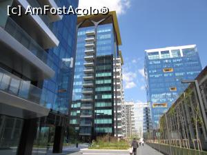 [P18] În stânga blocuri din complex, în dreapta hala Ford » foto by Michi
 - 
<span class="allrVoted glyphicon glyphicon-heart hidden" id="av1290990"></span>
<a class="m-l-10 hidden" id="sv1290990" onclick="voting_Foto_DelVot(,1290990,3511)" role="button">șterge vot <span class="glyphicon glyphicon-remove"></span></a>
<a id="v91290990" class=" c-red"  onclick="voting_Foto_SetVot(1290990)" role="button"><span class="glyphicon glyphicon-heart-empty"></span> <b>LIKE</b> = Votează poza</a> <img class="hidden"  id="f1290990W9" src="/imagini/loader.gif" border="0" /><span class="AjErrMes hidden" id="e1290990ErM"></span>