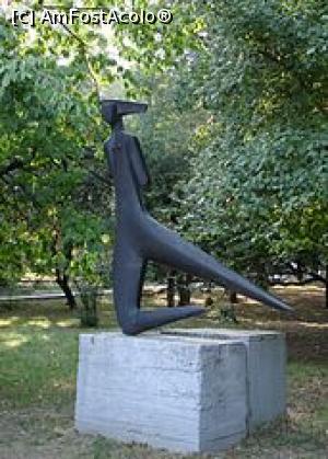 [P23] Sculptură în bronz de V. Roman în parcul Floreasca » foto by Michi
 - 
<span class="allrVoted glyphicon glyphicon-heart hidden" id="av1290995"></span>
<a class="m-l-10 hidden" id="sv1290995" onclick="voting_Foto_DelVot(,1290995,3511)" role="button">șterge vot <span class="glyphicon glyphicon-remove"></span></a>
<a id="v91290995" class=" c-red"  onclick="voting_Foto_SetVot(1290995)" role="button"><span class="glyphicon glyphicon-heart-empty"></span> <b>LIKE</b> = Votează poza</a> <img class="hidden"  id="f1290995W9" src="/imagini/loader.gif" border="0" /><span class="AjErrMes hidden" id="e1290995ErM"></span>