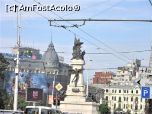 [P01] Statuia  lui I.C. Brătianu în rondul din centrul Pieţii Universităţii » foto by Michi
 - 
<span class="allrVoted glyphicon glyphicon-heart hidden" id="av1310266"></span>
<a class="m-l-10 hidden" id="sv1310266" onclick="voting_Foto_DelVot(,1310266,3511)" role="button">șterge vot <span class="glyphicon glyphicon-remove"></span></a>
<a id="v91310266" class=" c-red"  onclick="voting_Foto_SetVot(1310266)" role="button"><span class="glyphicon glyphicon-heart-empty"></span> <b>LIKE</b> = Votează poza</a> <img class="hidden"  id="f1310266W9" src="/imagini/loader.gif" border="0" /><span class="AjErrMes hidden" id="e1310266ErM"></span>
