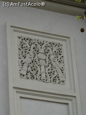 [P10] Panou decorativ în Cotroceni. » foto by tata123 🔱
 - 
<span class="allrVoted glyphicon glyphicon-heart hidden" id="av1290748"></span>
<a class="m-l-10 hidden" id="sv1290748" onclick="voting_Foto_DelVot(,1290748,3511)" role="button">șterge vot <span class="glyphicon glyphicon-remove"></span></a>
<a id="v91290748" class=" c-red"  onclick="voting_Foto_SetVot(1290748)" role="button"><span class="glyphicon glyphicon-heart-empty"></span> <b>LIKE</b> = Votează poza</a> <img class="hidden"  id="f1290748W9" src="/imagini/loader.gif" border="0" /><span class="AjErrMes hidden" id="e1290748ErM"></span>