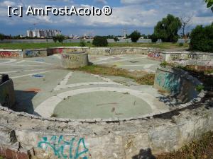 [P13] Insula Lacul Morii - fântâna arteziană. » foto by tata123 🔱
 - 
<span class="allrVoted glyphicon glyphicon-heart hidden" id="av1310192"></span>
<a class="m-l-10 hidden" id="sv1310192" onclick="voting_Foto_DelVot(,1310192,3511)" role="button">șterge vot <span class="glyphicon glyphicon-remove"></span></a>
<a id="v91310192" class=" c-red"  onclick="voting_Foto_SetVot(1310192)" role="button"><span class="glyphicon glyphicon-heart-empty"></span> <b>LIKE</b> = Votează poza</a> <img class="hidden"  id="f1310192W9" src="/imagini/loader.gif" border="0" /><span class="AjErrMes hidden" id="e1310192ErM"></span>