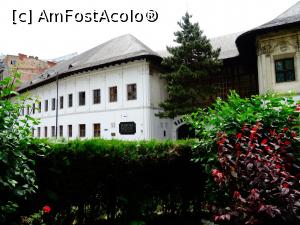 [P06] Casa zapciilor (Corpul de gardă sau Corpul slujitorilor) - clădire de secol al XVIII-lea înglobată de Hanul lui Manuc. » foto by tata123 🔱
 - 
<span class="allrVoted glyphicon glyphicon-heart hidden" id="av1164906"></span>
<a class="m-l-10 hidden" id="sv1164906" onclick="voting_Foto_DelVot(,1164906,3511)" role="button">șterge vot <span class="glyphicon glyphicon-remove"></span></a>
<a id="v91164906" class=" c-red"  onclick="voting_Foto_SetVot(1164906)" role="button"><span class="glyphicon glyphicon-heart-empty"></span> <b>LIKE</b> = Votează poza</a> <img class="hidden"  id="f1164906W9" src="/imagini/loader.gif" border="0" /><span class="AjErrMes hidden" id="e1164906ErM"></span>