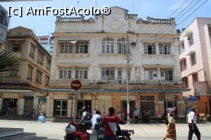 [P02] O clădire cu iz colonial portughez de pe artera principală.  » foto by glcitizen
 - 
<span class="allrVoted glyphicon glyphicon-heart hidden" id="av973148"></span>
<a class="m-l-10 hidden" id="sv973148" onclick="voting_Foto_DelVot(,973148,3516)" role="button">șterge vot <span class="glyphicon glyphicon-remove"></span></a>
<a id="v9973148" class=" c-red"  onclick="voting_Foto_SetVot(973148)" role="button"><span class="glyphicon glyphicon-heart-empty"></span> <b>LIKE</b> = Votează poza</a> <img class="hidden"  id="f973148W9" src="/imagini/loader.gif" border="0" /><span class="AjErrMes hidden" id="e973148ErM"></span>