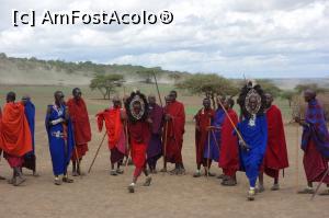 [P09] Dansul traditional al barbatilor inainte de a vizita satul de masai » foto by Lila Mo
 - 
<span class="allrVoted glyphicon glyphicon-heart hidden" id="av725666"></span>
<a class="m-l-10 hidden" id="sv725666" onclick="voting_Foto_DelVot(,725666,3516)" role="button">șterge vot <span class="glyphicon glyphicon-remove"></span></a>
<a id="v9725666" class=" c-red"  onclick="voting_Foto_SetVot(725666)" role="button"><span class="glyphicon glyphicon-heart-empty"></span> <b>LIKE</b> = Votează poza</a> <img class="hidden"  id="f725666W9" src="/imagini/loader.gif" border="0" /><span class="AjErrMes hidden" id="e725666ErM"></span>