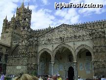 [P28] Palermo - Catedrala, intrarea pricipala.  » foto by iulianic
 - 
<span class="allrVoted glyphicon glyphicon-heart hidden" id="av391204"></span>
<a class="m-l-10 hidden" id="sv391204" onclick="voting_Foto_DelVot(,391204,3527)" role="button">șterge vot <span class="glyphicon glyphicon-remove"></span></a>
<a id="v9391204" class=" c-red"  onclick="voting_Foto_SetVot(391204)" role="button"><span class="glyphicon glyphicon-heart-empty"></span> <b>LIKE</b> = Votează poza</a> <img class="hidden"  id="f391204W9" src="/imagini/loader.gif" border="0" /><span class="AjErrMes hidden" id="e391204ErM"></span>