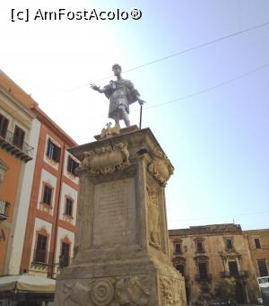 [P55] Ciudata statuie a lui Carol Quintul » foto by Carmen Ion
 - 
<span class="allrVoted glyphicon glyphicon-heart hidden" id="av1101310"></span>
<a class="m-l-10 hidden" id="sv1101310" onclick="voting_Foto_DelVot(,1101310,3527)" role="button">șterge vot <span class="glyphicon glyphicon-remove"></span></a>
<a id="v91101310" class=" c-red"  onclick="voting_Foto_SetVot(1101310)" role="button"><span class="glyphicon glyphicon-heart-empty"></span> <b>LIKE</b> = Votează poza</a> <img class="hidden"  id="f1101310W9" src="/imagini/loader.gif" border="0" /><span class="AjErrMes hidden" id="e1101310ErM"></span>