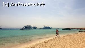 [P19] Paradise Island - ape turquoise și bărci la orizont » foto by k-lator
 - 
<span class="allrVoted glyphicon glyphicon-heart hidden" id="av1225333"></span>
<a class="m-l-10 hidden" id="sv1225333" onclick="voting_Foto_DelVot(,1225333,3529)" role="button">șterge vot <span class="glyphicon glyphicon-remove"></span></a>
<a id="v91225333" class=" c-red"  onclick="voting_Foto_SetVot(1225333)" role="button"><span class="glyphicon glyphicon-heart-empty"></span> <b>LIKE</b> = Votează poza</a> <img class="hidden"  id="f1225333W9" src="/imagini/loader.gif" border="0" /><span class="AjErrMes hidden" id="e1225333ErM"></span>