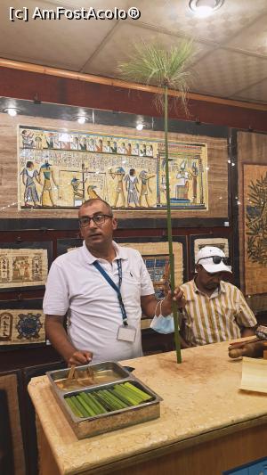 [P27] Magazinul de papirusuri - ghidul nostru &icirc;n st&acirc;nga și ghidul magazinului (drpt.) » foto by k-lator
 - 
<span class="allrVoted glyphicon glyphicon-heart hidden" id="av1226904"></span>
<a class="m-l-10 hidden" id="sv1226904" onclick="voting_Foto_DelVot(,1226904,3529)" role="button">șterge vot <span class="glyphicon glyphicon-remove"></span></a>
<a id="v91226904" class=" c-red"  onclick="voting_Foto_SetVot(1226904)" role="button"><span class="glyphicon glyphicon-heart-empty"></span> <b>LIKE</b> = Votează poza</a> <img class="hidden"  id="f1226904W9" src="/imagini/loader.gif" border="0" /><span class="AjErrMes hidden" id="e1226904ErM"></span>