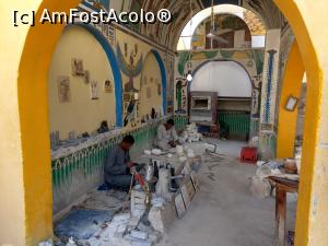 [P61] Muncitori la atelierul de alabastru. » foto by maryka
 - 
<span class="allrVoted glyphicon glyphicon-heart hidden" id="av1223896"></span>
<a class="m-l-10 hidden" id="sv1223896" onclick="voting_Foto_DelVot(,1223896,3529)" role="button">șterge vot <span class="glyphicon glyphicon-remove"></span></a>
<a id="v91223896" class=" c-red"  onclick="voting_Foto_SetVot(1223896)" role="button"><span class="glyphicon glyphicon-heart-empty"></span> <b>LIKE</b> = Votează poza</a> <img class="hidden"  id="f1223896W9" src="/imagini/loader.gif" border="0" /><span class="AjErrMes hidden" id="e1223896ErM"></span>