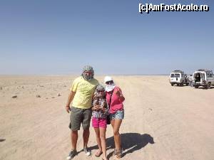[P01] în deșert. În spate sunt celebrele Jeep-uri.  » foto by robert
 - 
<span class="allrVoted glyphicon glyphicon-heart hidden" id="av604947"></span>
<a class="m-l-10 hidden" id="sv604947" onclick="voting_Foto_DelVot(,604947,3529)" role="button">șterge vot <span class="glyphicon glyphicon-remove"></span></a>
<a id="v9604947" class=" c-red"  onclick="voting_Foto_SetVot(604947)" role="button"><span class="glyphicon glyphicon-heart-empty"></span> <b>LIKE</b> = Votează poza</a> <img class="hidden"  id="f604947W9" src="/imagini/loader.gif" border="0" /><span class="AjErrMes hidden" id="e604947ErM"></span>